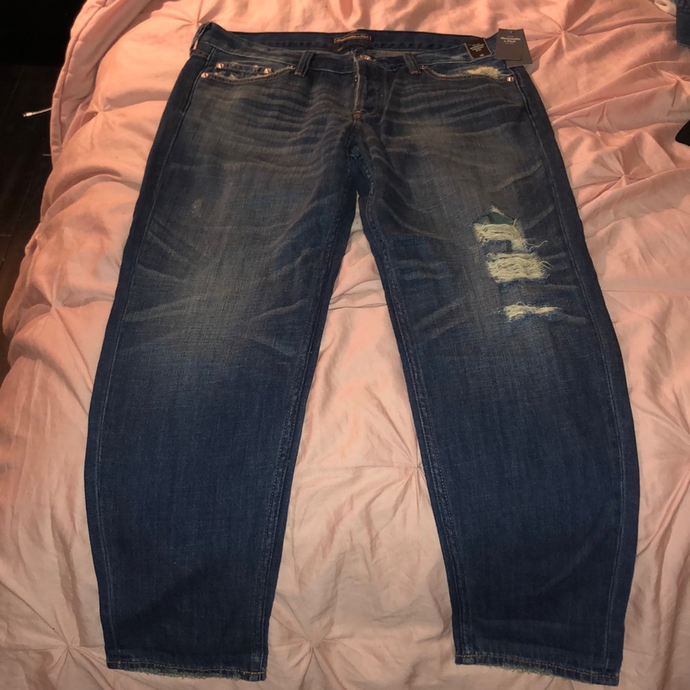 BRAND NEW JEANS